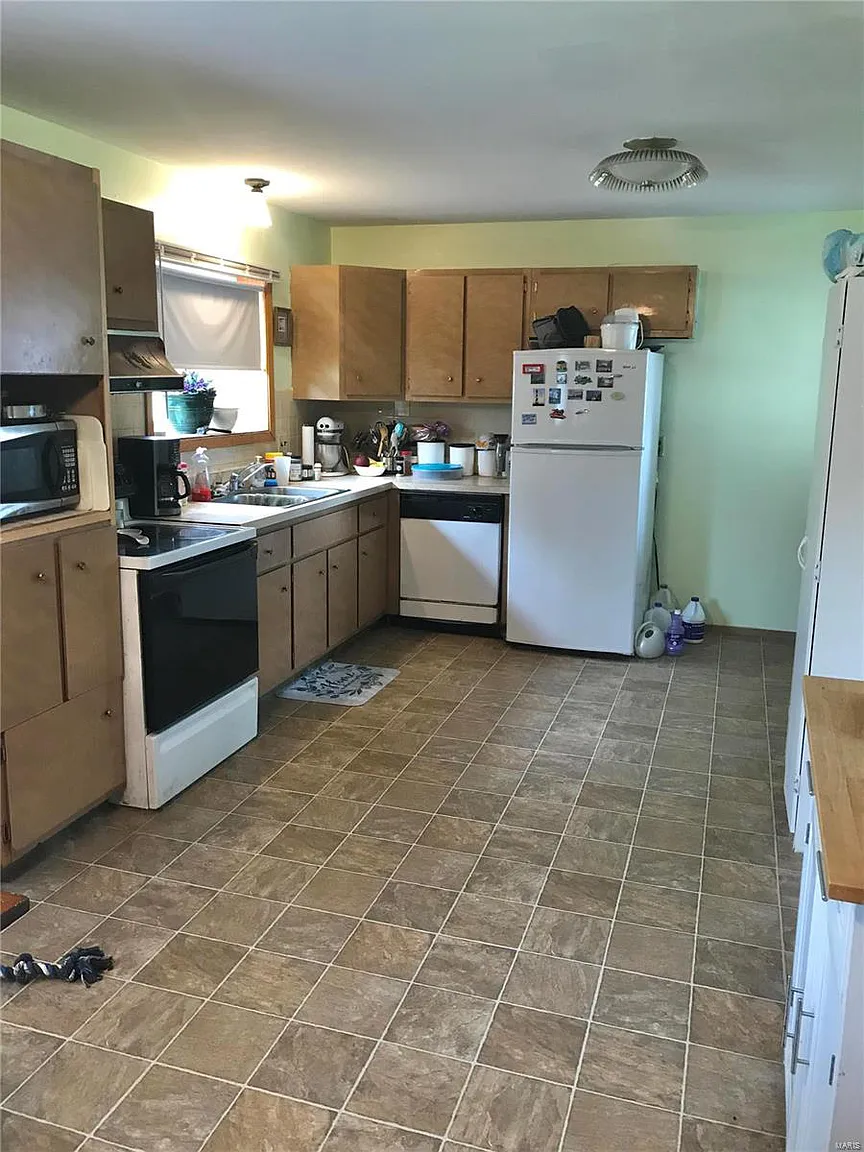 1820 Yaqui Kitchen Before